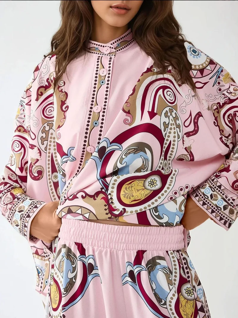 زوبعة طقم قطعتين بطبعة وشورت عالي الخصر وأرجل واسعة