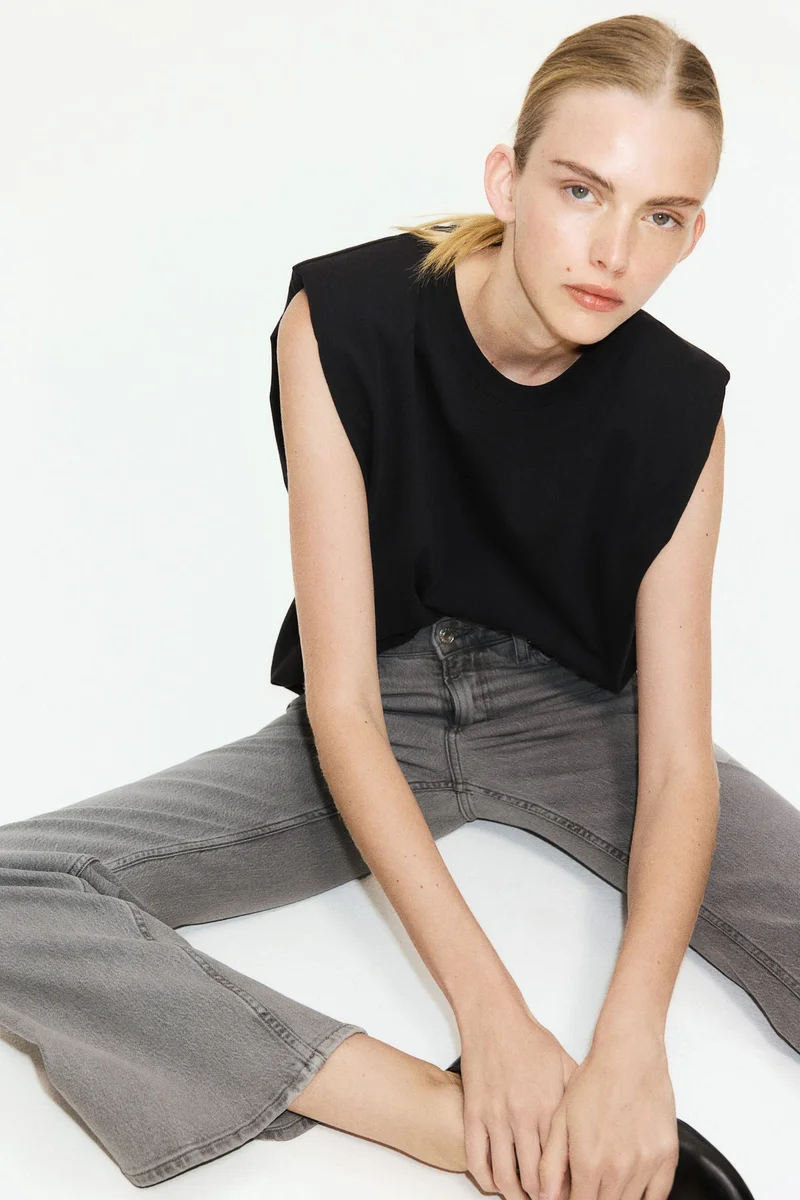 اتش اند ام جينز بقصّة حافة واسعة وخصر عالي