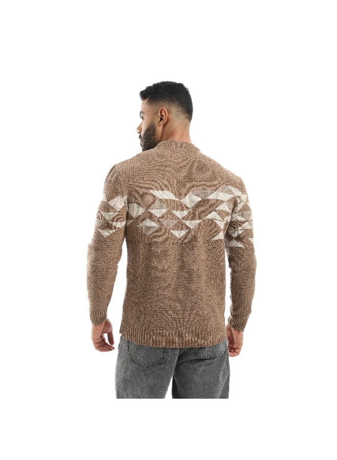 سيزار بلوفر صوف رجالي بنقش مثلثات علي الصدر - Image 3