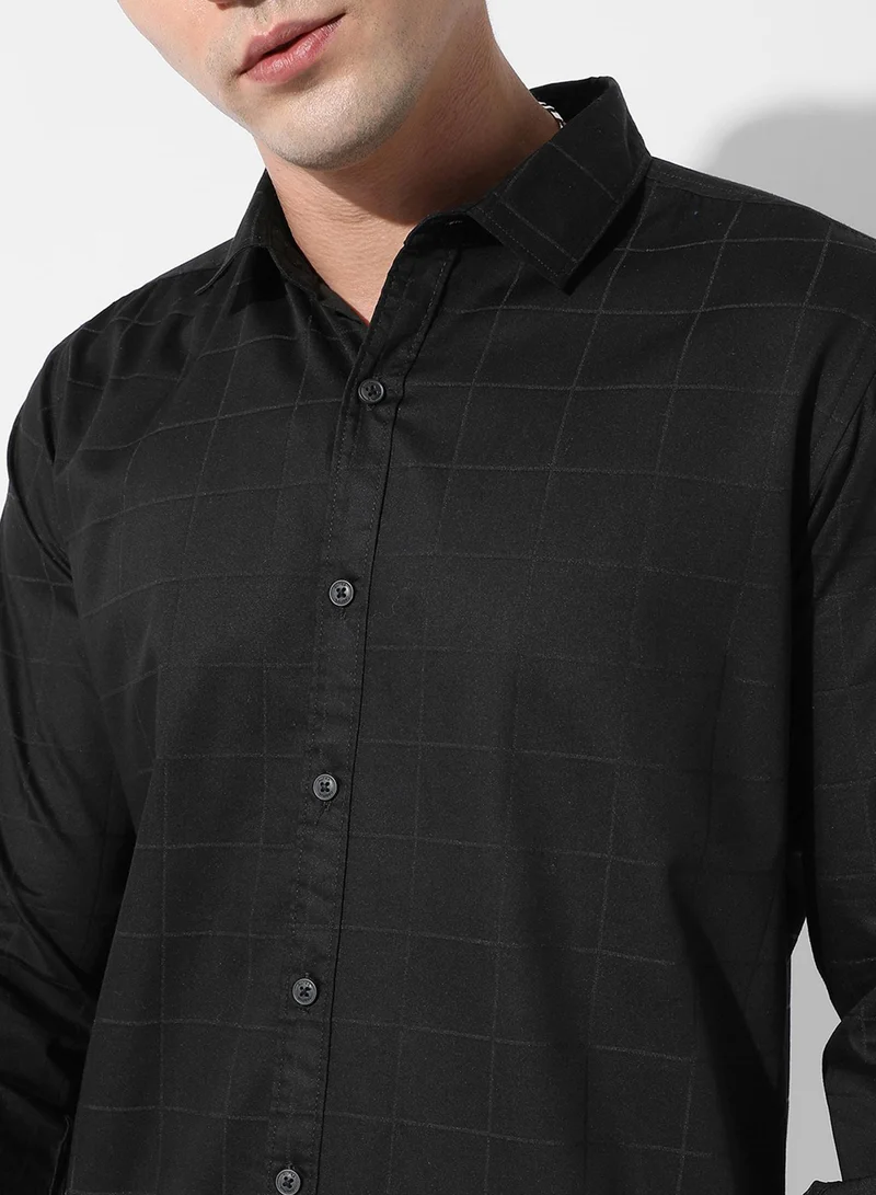 كامبوس سوترا Men's Black Textured Regular Fit Casual Shirt