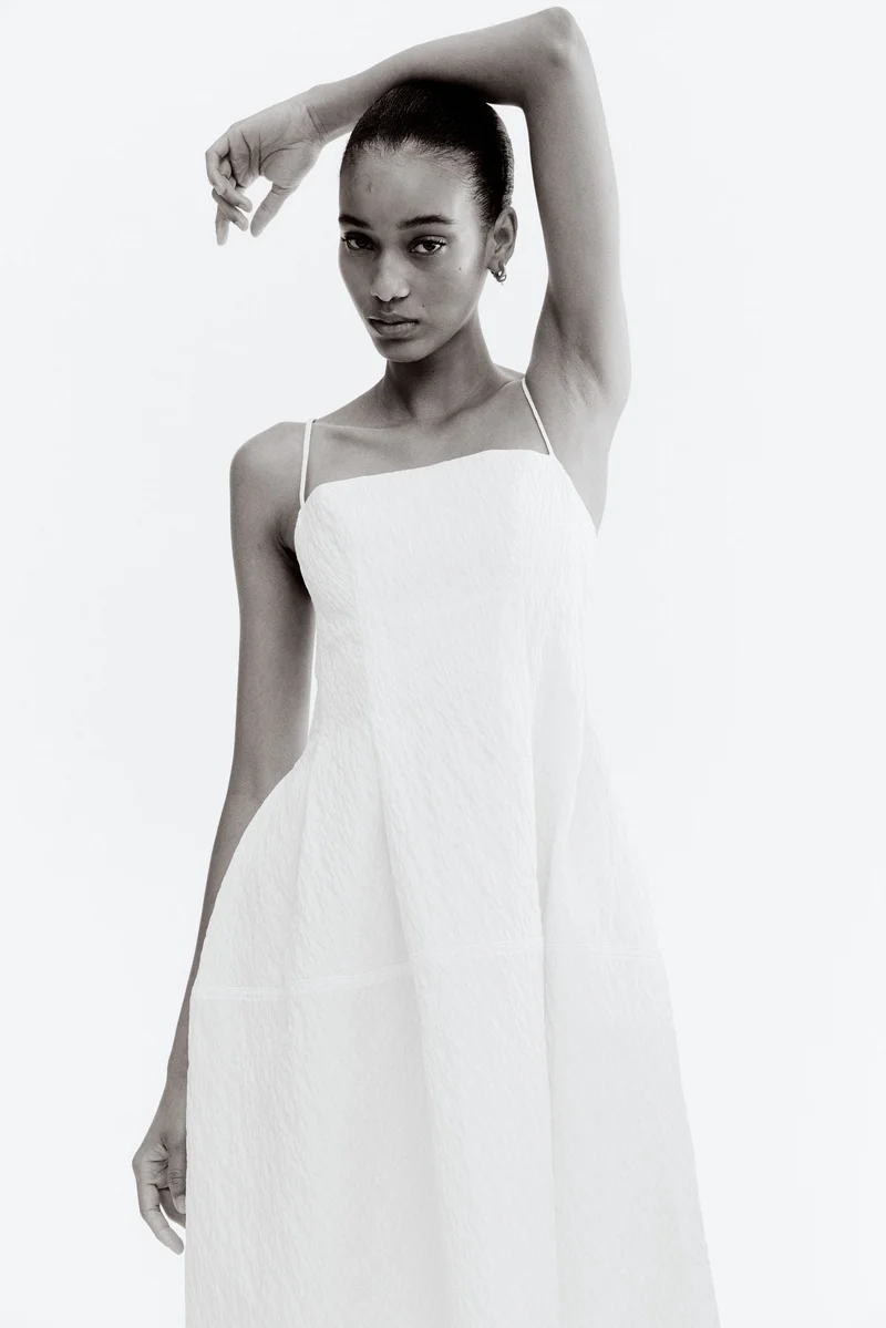 اتش اند ام فستان من نسيج الجاكار