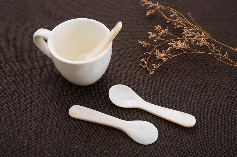 DUEBEL Set of 10 White Mother Pearl 2.75′′ Caviar Spoons Caviar, Egg, Coffee Serving (White, 7x2.1cm) - Image 2