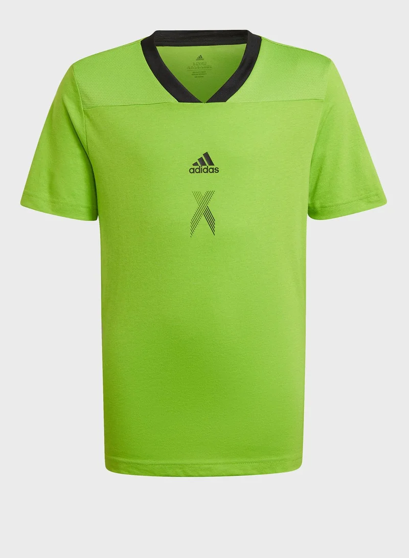 adidas طقم رياضي  (تيشيرت + شورت)