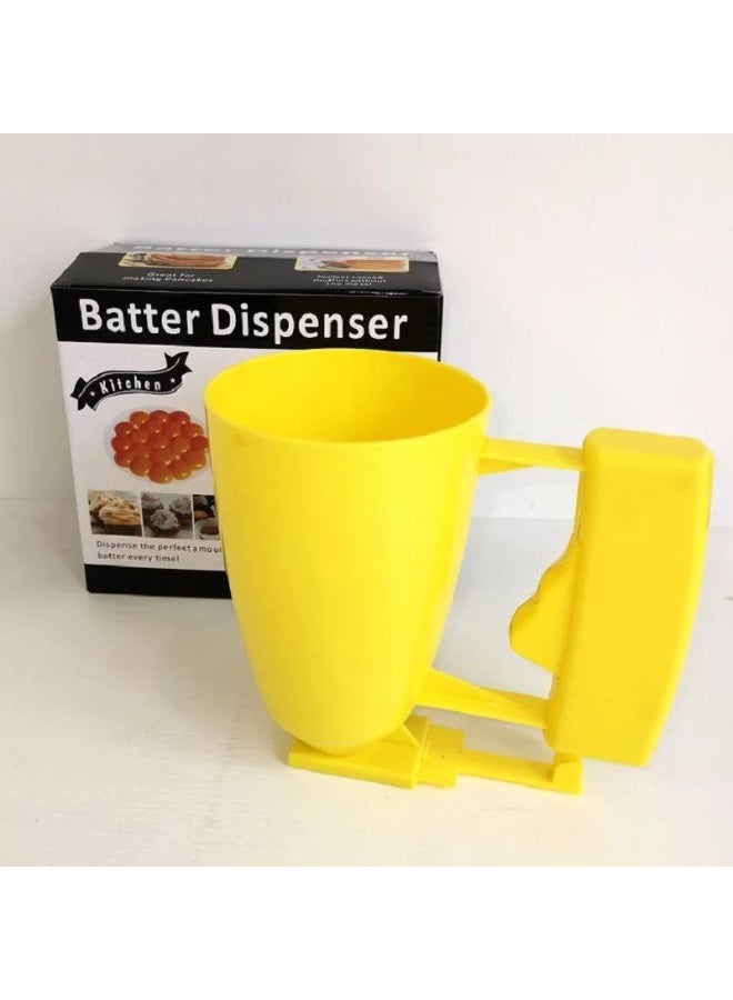 Master the art of making perfect, evenly-shaped dumplings with this convenient Loukoumades / Zalabia Maker. Featuring an ergonomic and mess-free design, this dispenser allows you to release and cut the batter with a simple, smooth click, crafted from high-quality food-grade materials that are durable and easy to clean, ensuring a fast and professional dessert prep at home. - Image 3