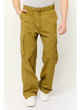 Men Regular Fit Plain Cargo Pants, Olive