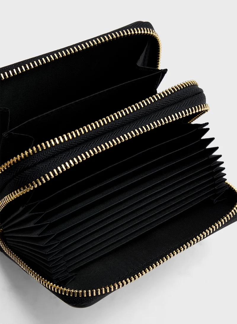 لوف موسكينو Logo Detailed Zip Over Wallet