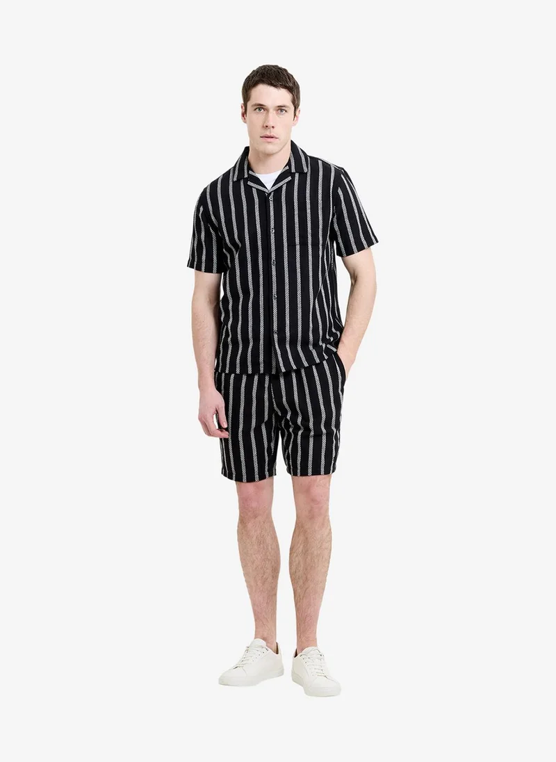 فرنش كونكشن Men's Black/White Ss Ant Stripe Combo Holiday Shirt