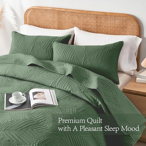 OARAGE King Quilt Bedding Set Lightweight Soft Olive Green Bedspread Coverlet with Leaf Pattern,Ultrasonic Microfiber Bed Cover Set for All Season 3 Pieces (1 Quilt, 2 Shams) - Image 4