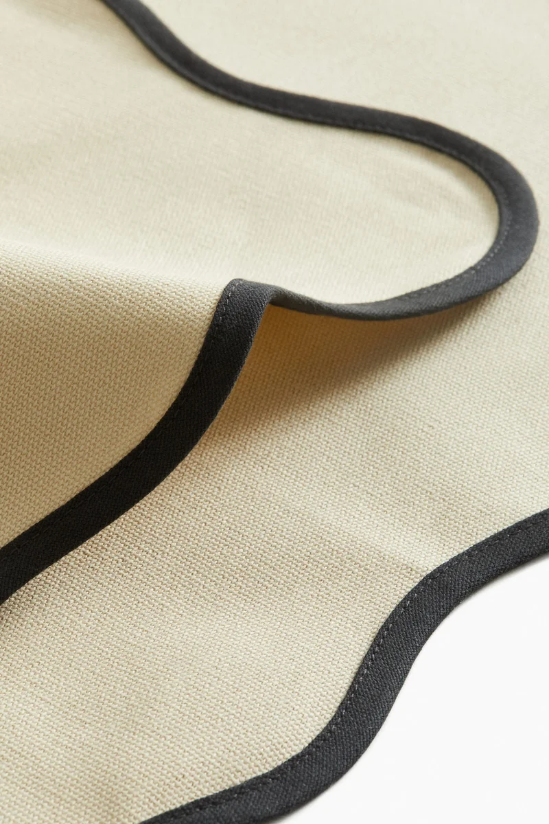 H&M 2-pack scallop-edged place mats