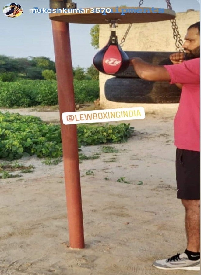 LEW Leather Speed Bag with Swivel - Image 2