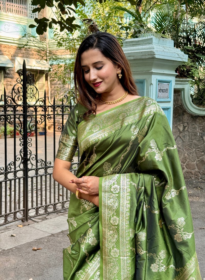 Premium Banarasi Soft Silk Green Sarees  - Image 3