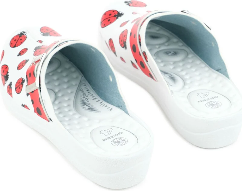 جيزر Four Seasons Women's Comfort Sole Sabo Slippers