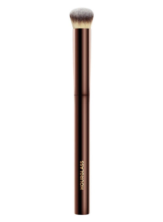 فرشاة إخفاء العيوب Vanish Seamless Finish من HOURGLASS