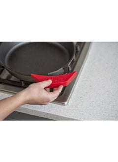 LODGE Easy-Grip Fine-Grade Silicone Handle Holder Red 4.6 x 12.7 x 1.7 cm ASAHH41  - Image 4