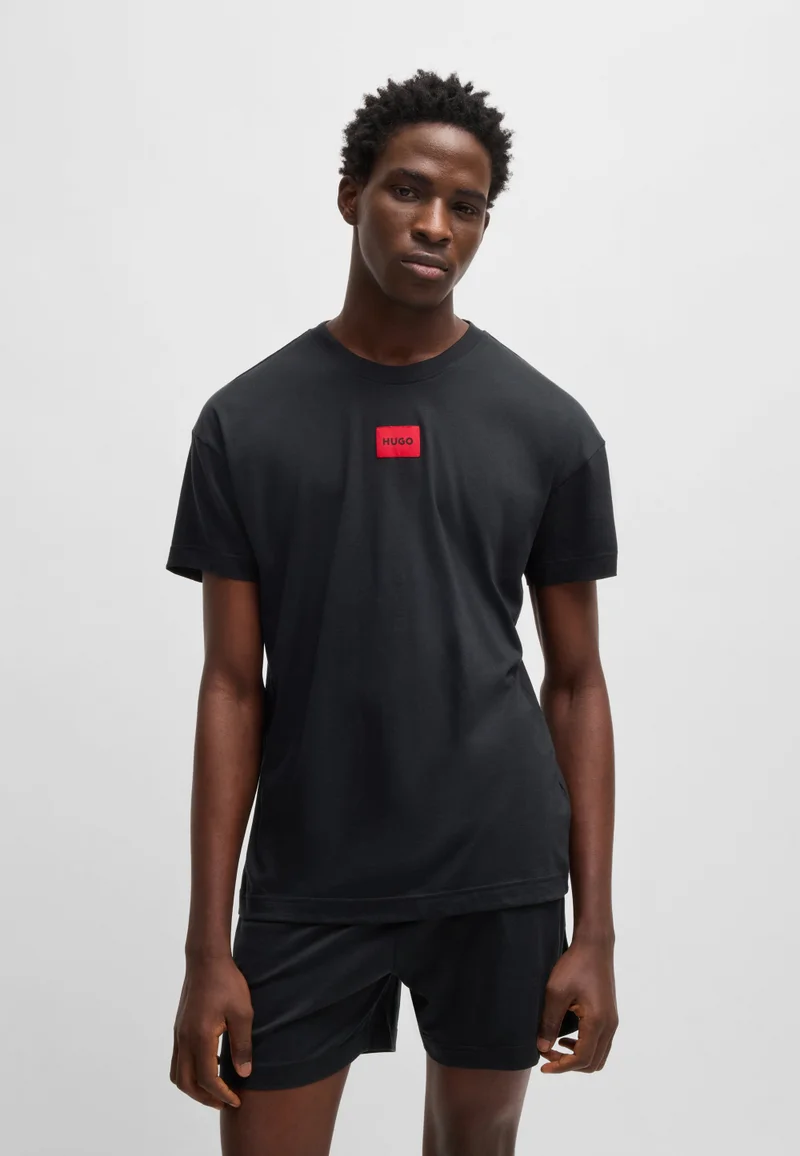 هوجو بيجامة قطن ومودال بتسميات شعار حمراء