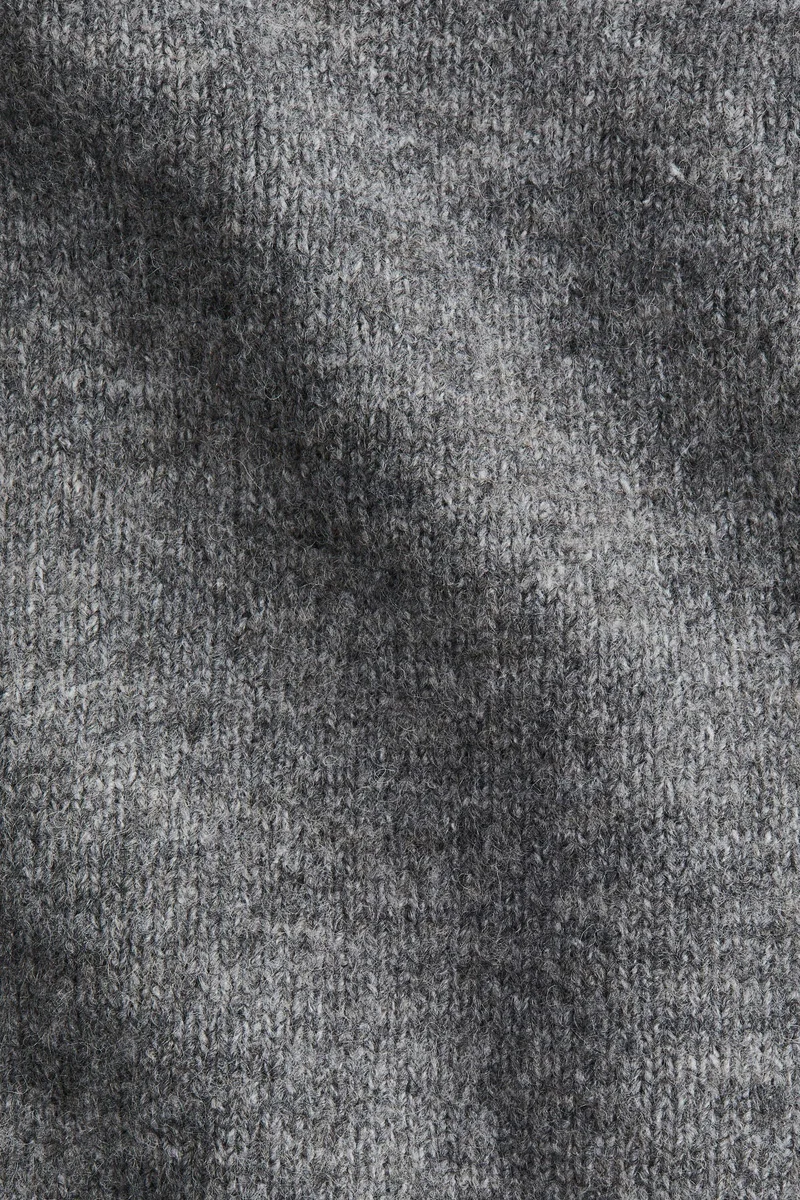 اتش اند ام كنزة بياقة