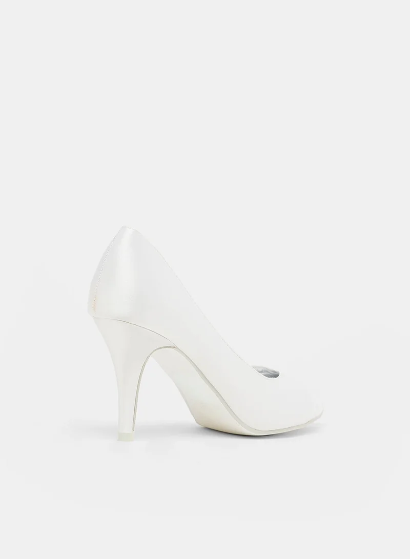 Anne Michelle Pointed Toe Heels