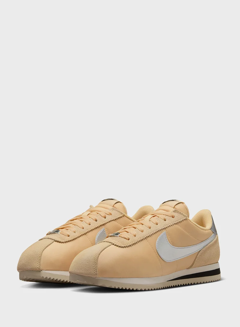 نايكي Cortez Txt