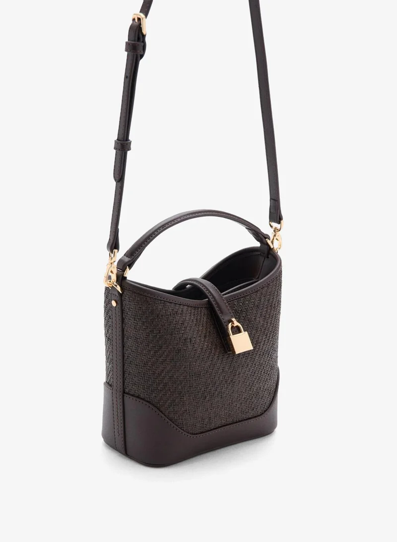 MANGO Small raffia bucket bag
