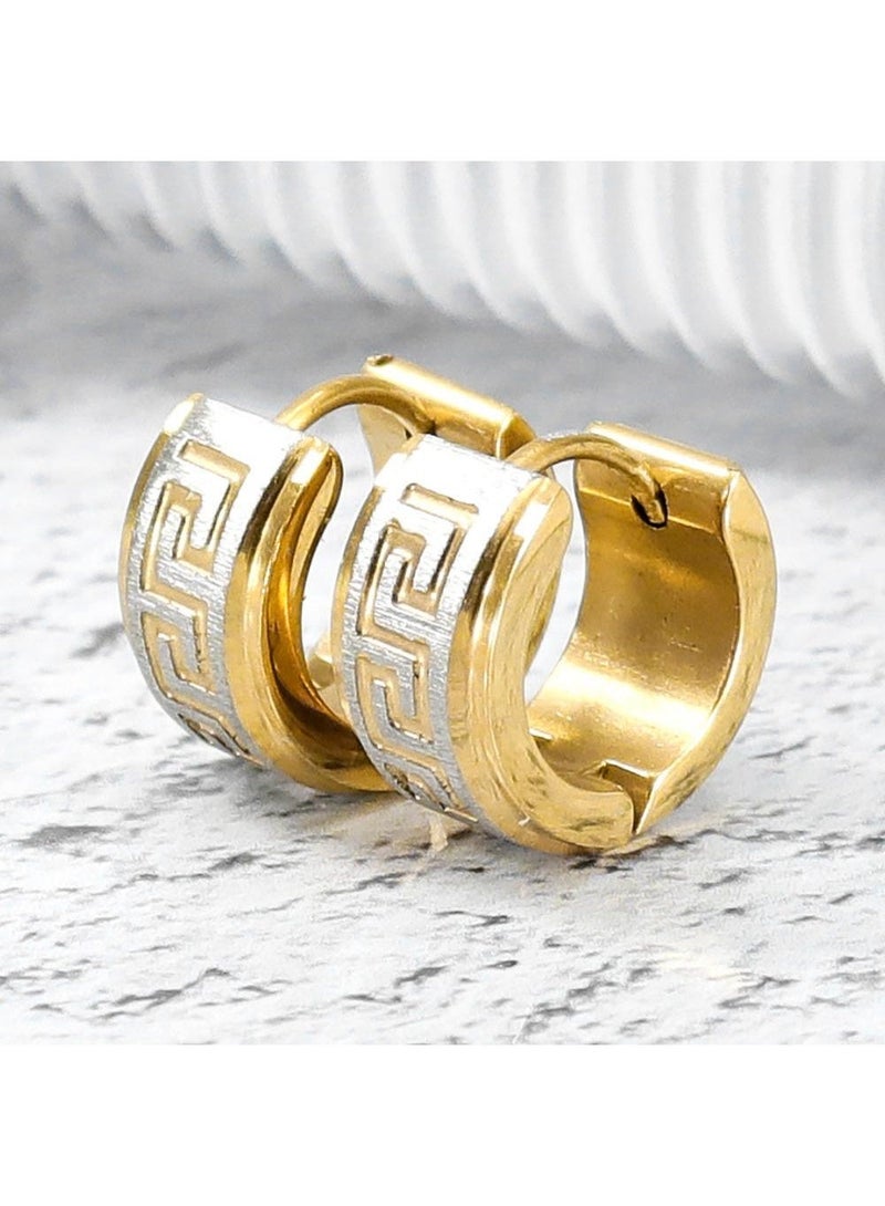 ايرس أقراط دائرية من الفولاذ المقاوم للصدأ مطلية بالذهب للرجال - لمعان مصقول بنقشة مفتاح يوناني | أقراط هاجي 14 مم | مجوهرات رجالية أنيقة متينة، مقاومة للحساسية، لا تتلاشى - Image 1