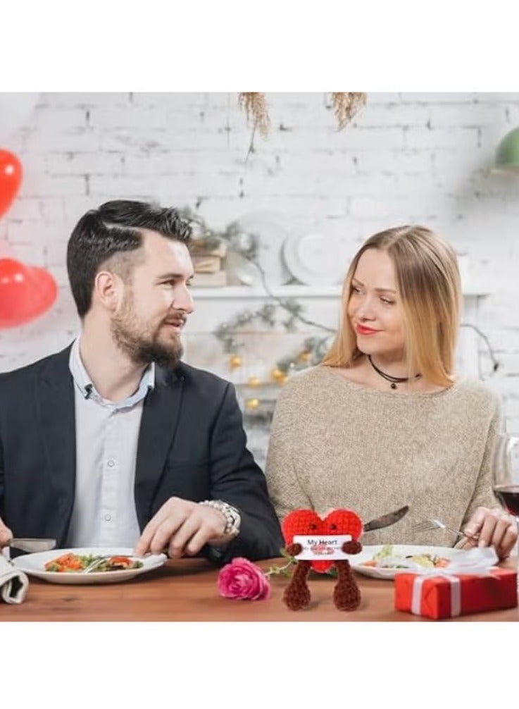 دمية كروشيه على شكل قلب، دمية يدوية الصنع للدعم العاطفي، دمية كروشيه يدوية الصنع لعيد الحب مع بطاقة معايدة إيجابية، هدية كروشيه على شكل قلب لها أو له (قلب) - Image 4