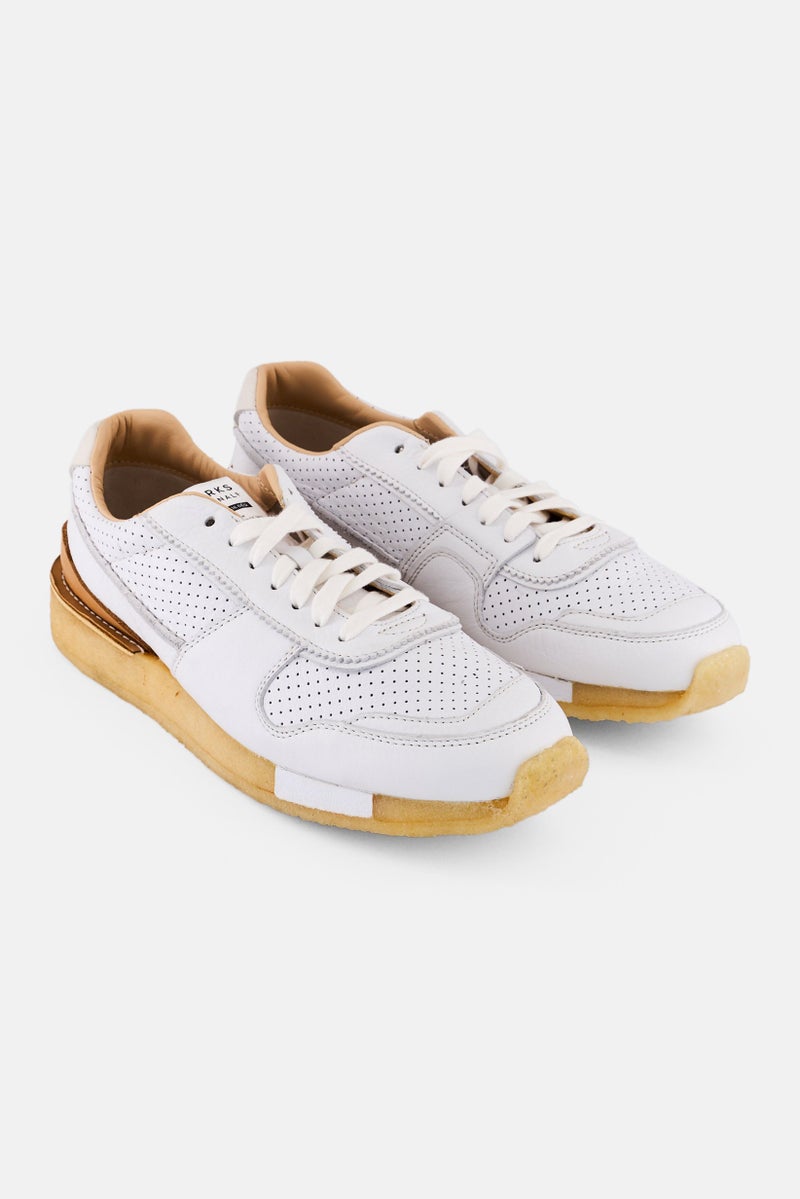 clarks أحذية رياضية نسائية من نوع تورون كاو، بيضاء، مزودة بأربطة - Image 1