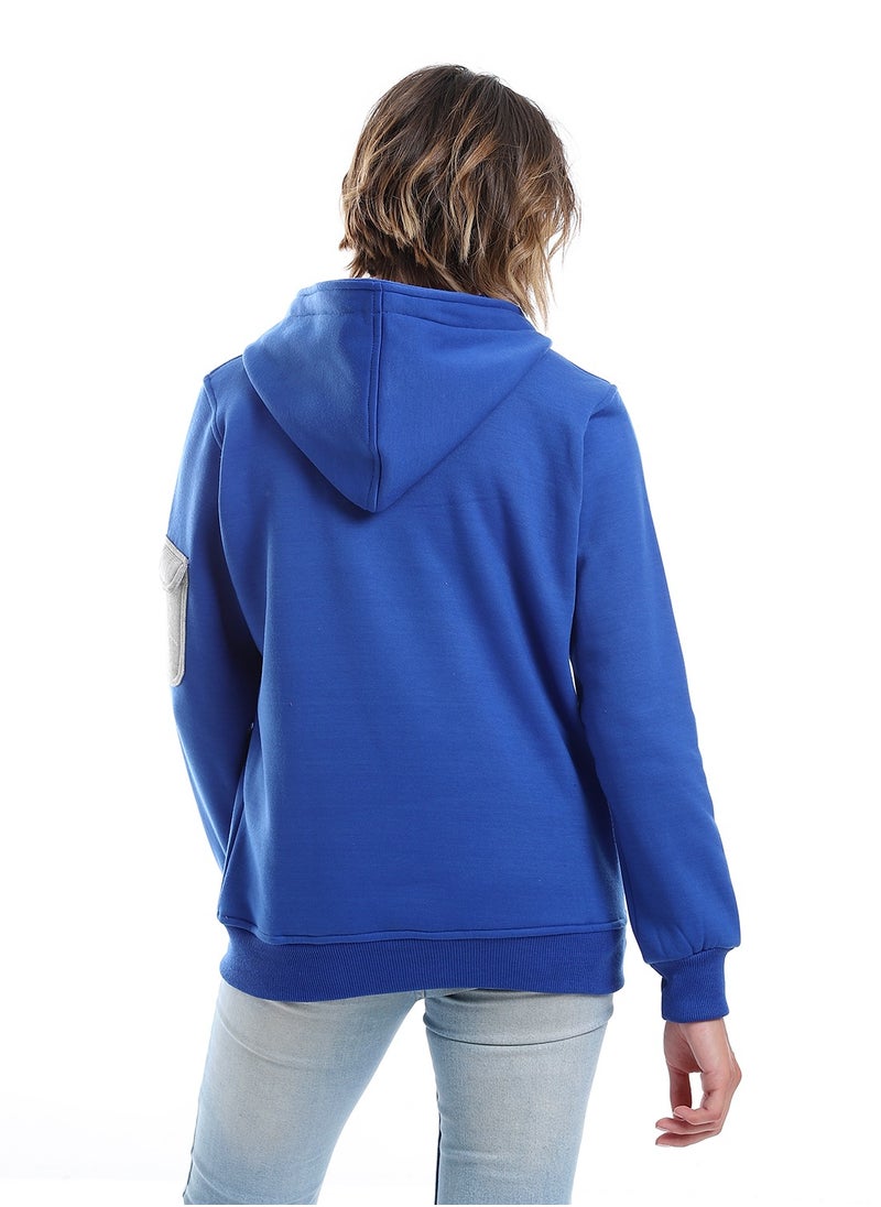 Caesar - WomenClosed Hoodie With Front Pocket - Image 1