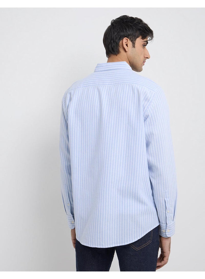 قميص قطني مريح مطبوع بخطوط زرقاء من WES Casuals - Image 3