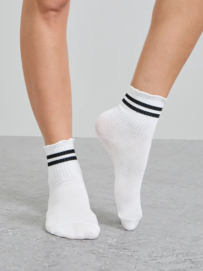 Styli Dual Stripe Wavy Edge Silicon Pad Yoga Socks