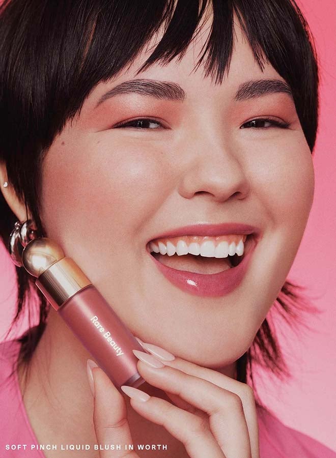 Rare Beauty أحمر خدود سائل ناعم وذو قيمة - ورد حقيقي رطب - Image 5