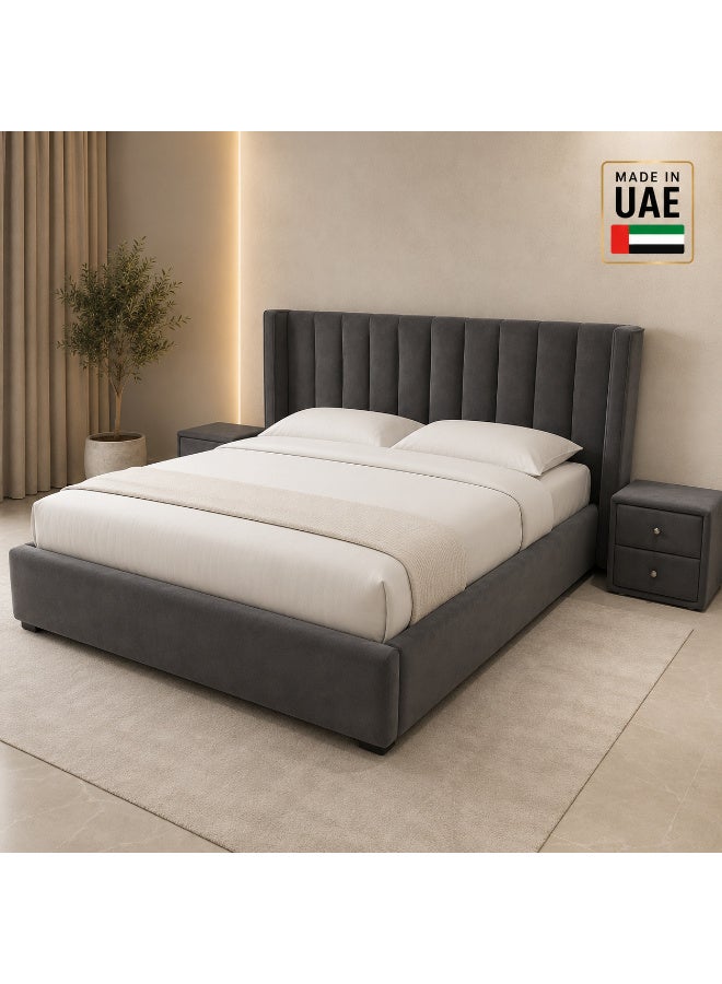 سرير كينج سايز مبطن 180×200 سم، إطار سرير قماش كتان رمادي داكن مع لوح رأس مبطن بتصميم خطوط عمودية لغرفة النوم - Image 2