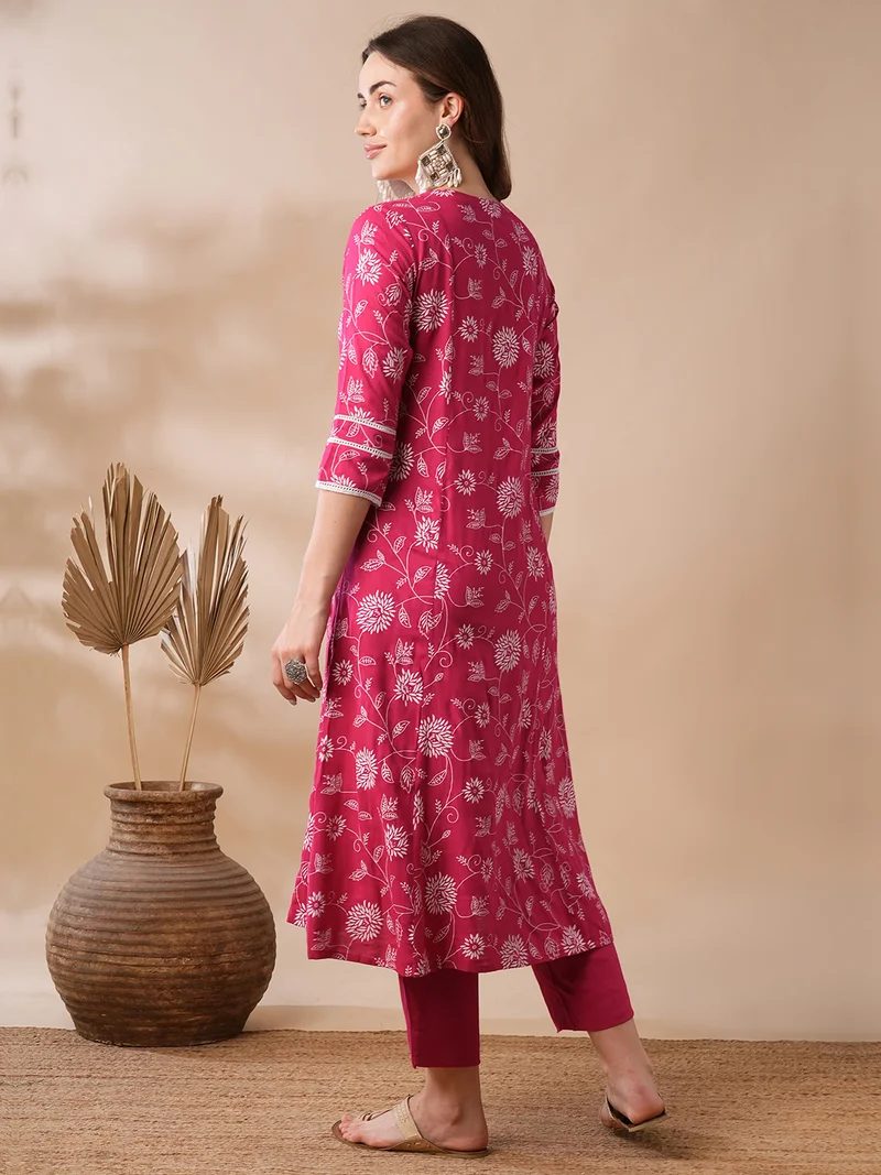 globus Women Pink & White Floral Printed Panelled Kurta With Trousers