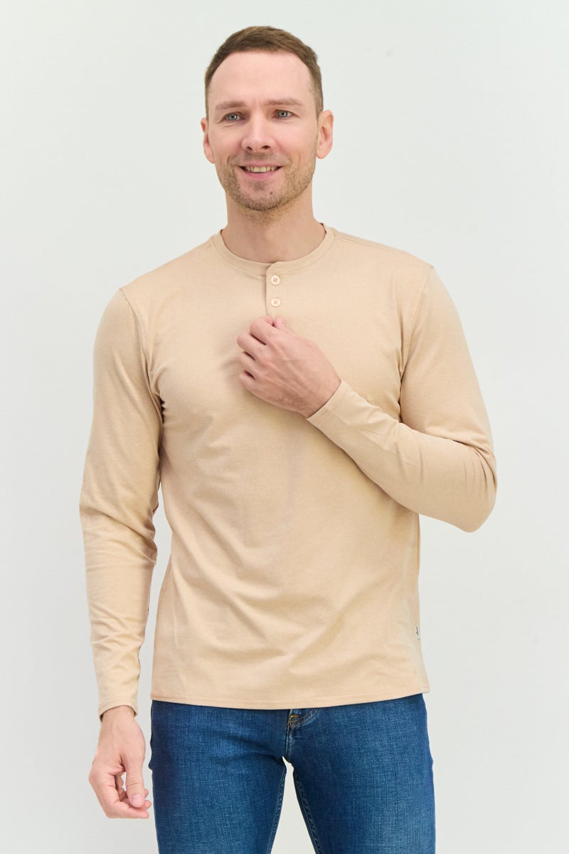 Beause تي شيرت هينلي للرجال بأكمام طويلة، لون وردي باهت - Image 1