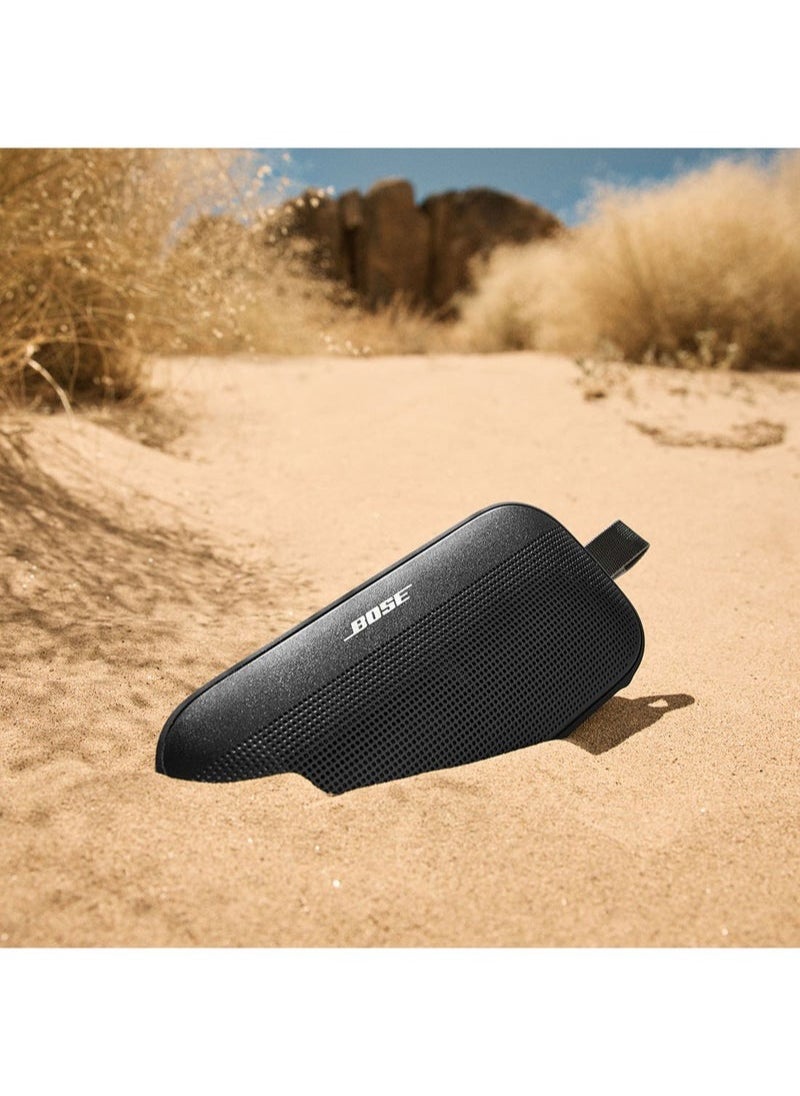 بوز - مكبر صوت محمول يعمل بتقنية البلوتوث SoundLink Flex (الجيل الثاني)، مكبر صوت محمول خارجي محمول مزود بصوت عالي الوضوح وبطارية تدوم حتى 12 ساعة، مقاوم للماء والغبار أسود - Image 1