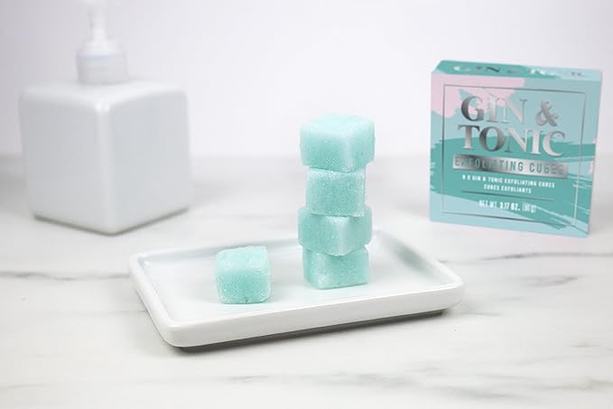 Gift Republic 9pack Exfoliating Cubes Scrubsecco Sparkling Wine Scent 9x 10 Gram Cubes GR650042 Black 25x25x16 cm