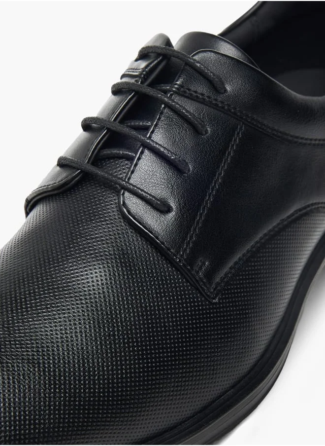 ال بي ال من شو اكسبرس Mens Textured Derby Shoes With Lace-Up Closure