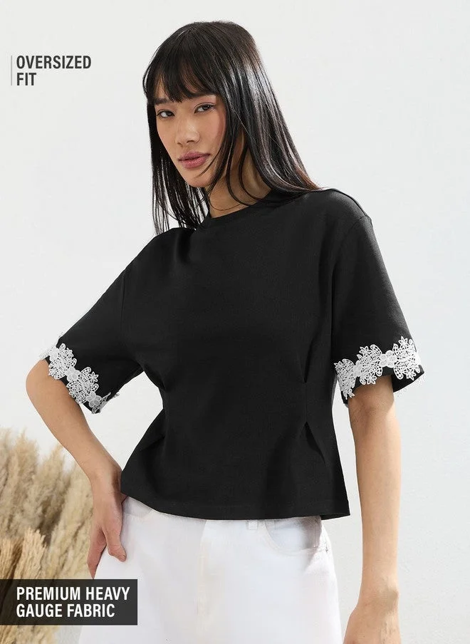 ذا سوليد ستور The Souled Store Women's Oversized Black T-Shirt with Embroidered Sleeves