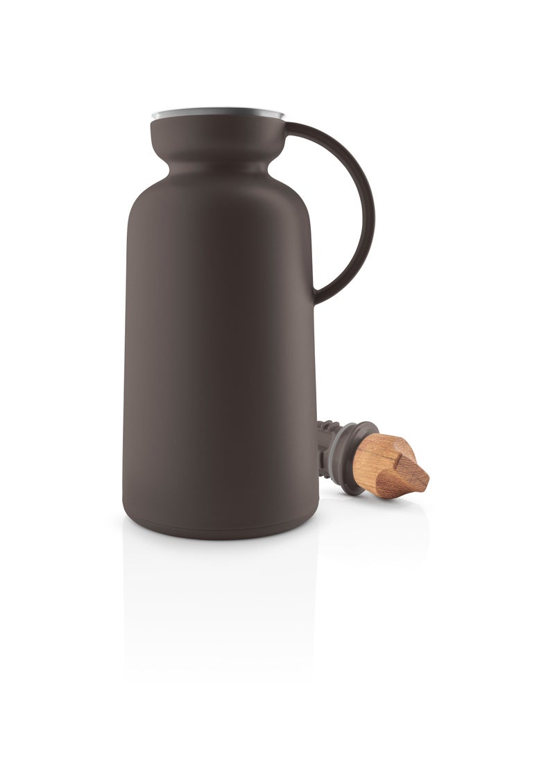 Eva Solo EVA SOLO SILHOUTTE VJ 1 LITER CHOC BROWN  - Image 1