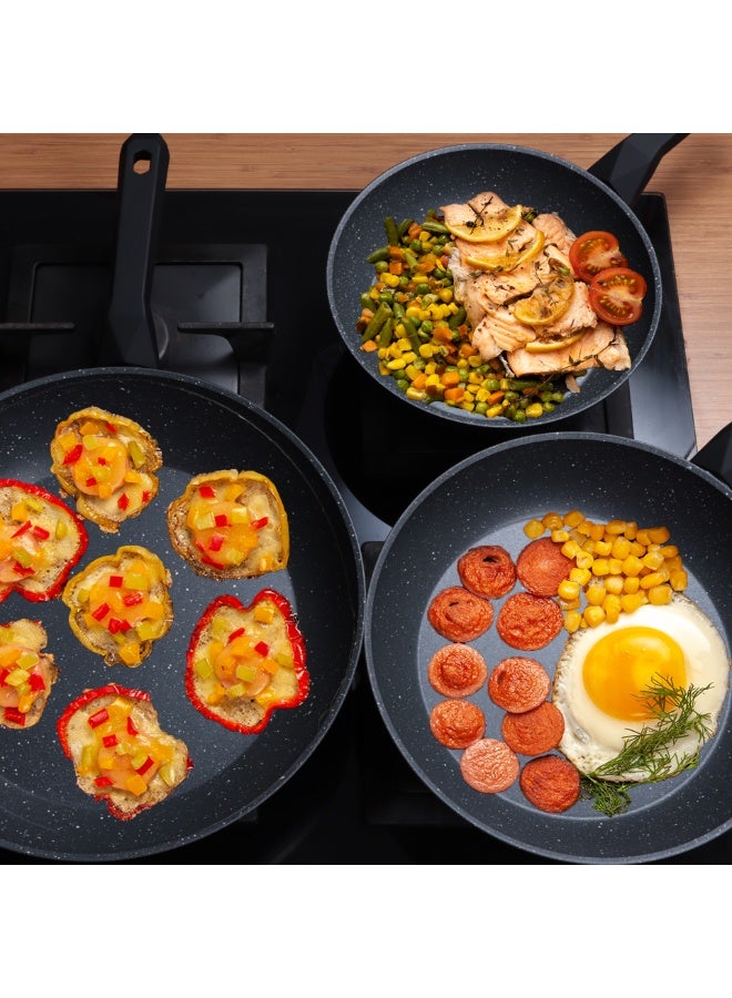 سيرينك طقم مكوّن من 3 مقالي جرانيت غير لاصقة، مقاسات 20 سم و24 سم و28 سم مع قاعدة متوافقة مع الحث (الاندكشن)، قاعدة بسماكة 3 مم، مقلاة مثالية للقلي السريع والتحمير، آمنة للغسل في غسالة الصحون، خالية من مادة PFOA، سلسلة Serenk Excellence Pan. - Image 2