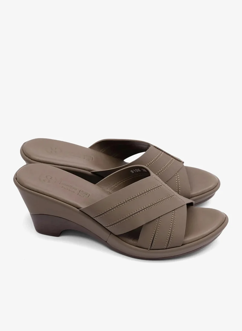 كومفورت بلس صندل نسائي بكعب عالٍ كومفورت بلس ترافل