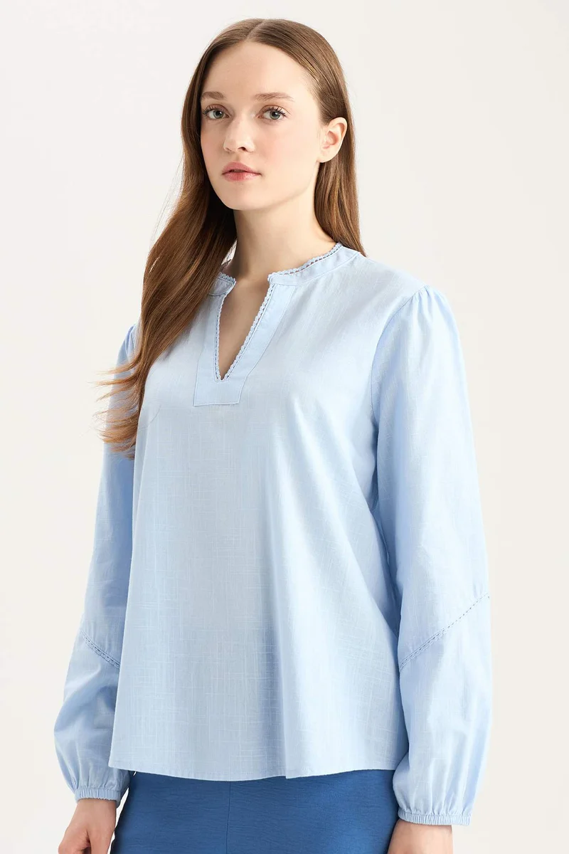 ديفاكتو Regular Fit Crew Neck Long Sleeve Blouse