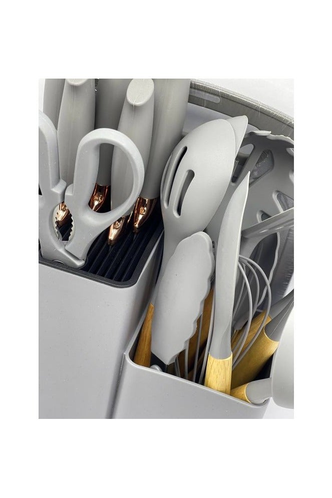 أدوات طهي سيليكون للمطبخ – طقم 18 قطعة رمادي مع حامل تخزين، سكاكين ولوح تقطيع، تصميم عصري بمقابض خشبية - Image 2