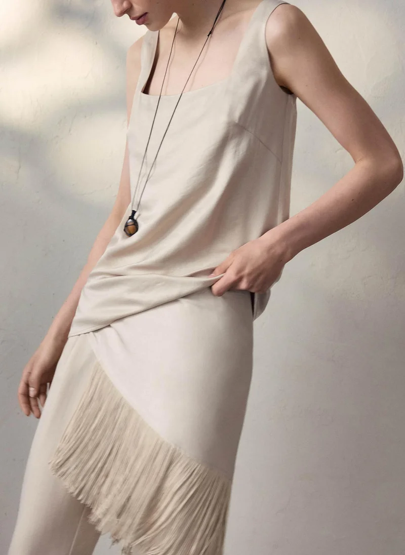 Viscose headscarf with long fringe