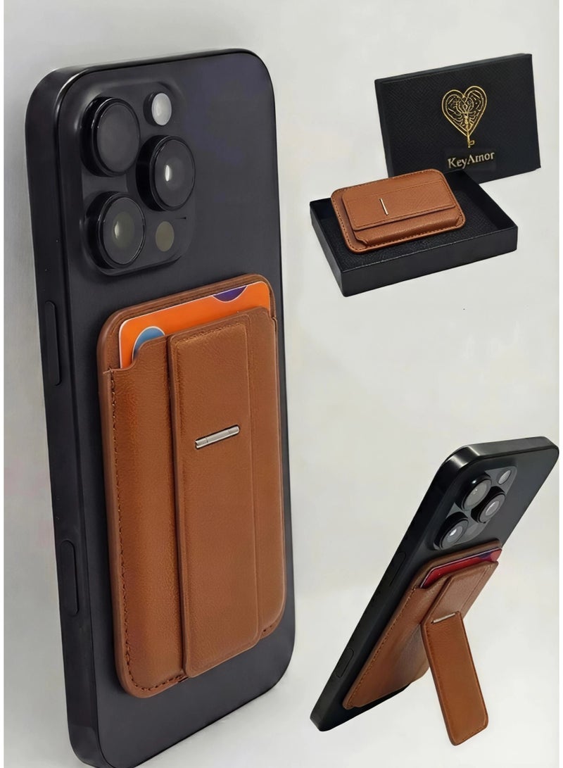 كيامور محفظة MagSafe مع حامل، حافظة بطاقات مغناطيسية أقوى متوافقة مع سلسلة iPhone 16/15/14/13/12، محفظة هاتف جلدية فاخرة مع تقنية حجب RFID، فتحة واحدة، تتسع لخمسة بطاقات، باللون بني - Image 1