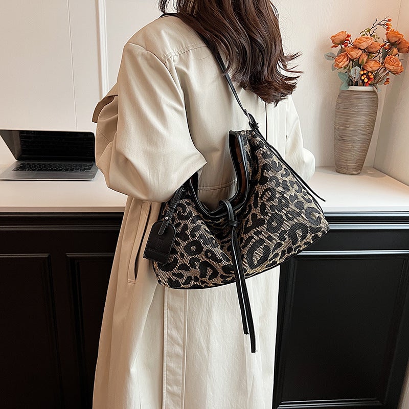 Niche Design Leopard Underarm Tote Bag Women'S Simple Retro Shoulder Crossbody Bag Casual Handbag - Image 3