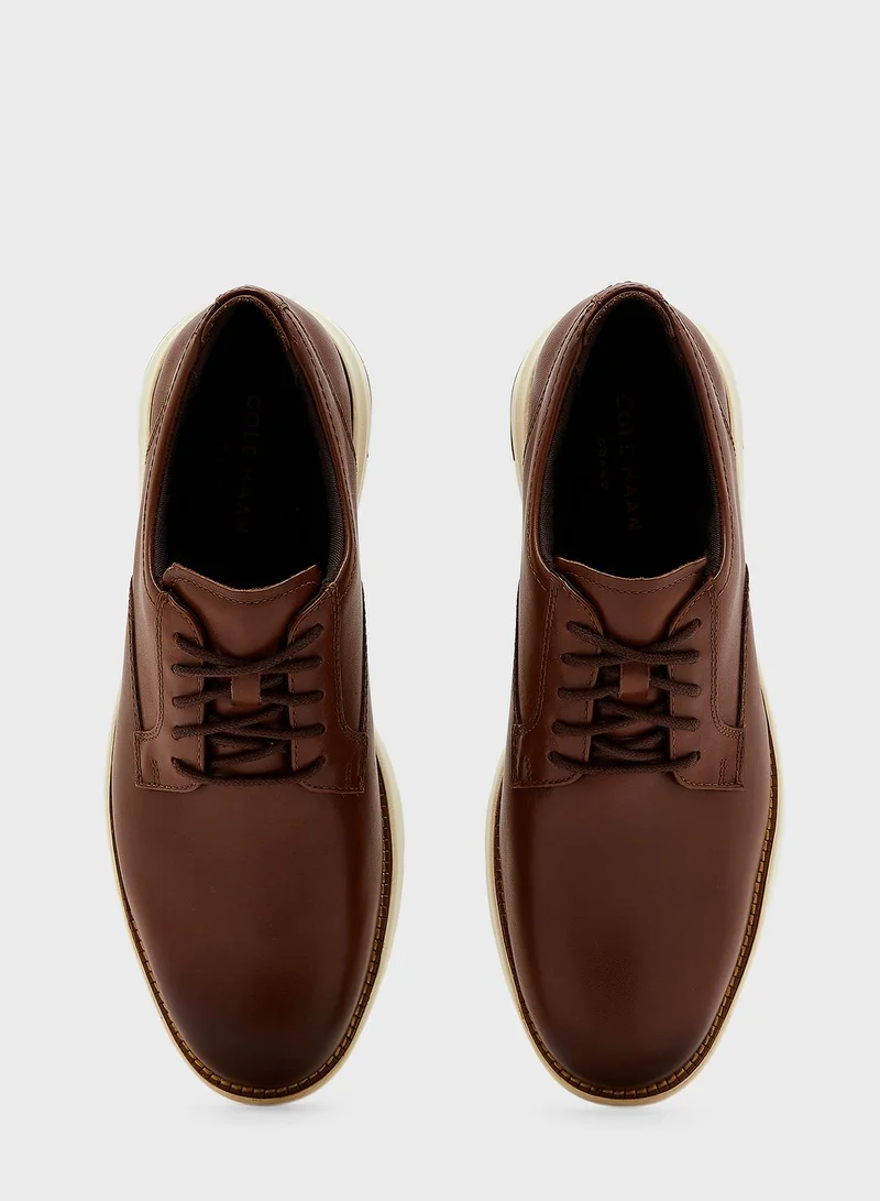 COLE HAAN Classic Oxford Lace Ups