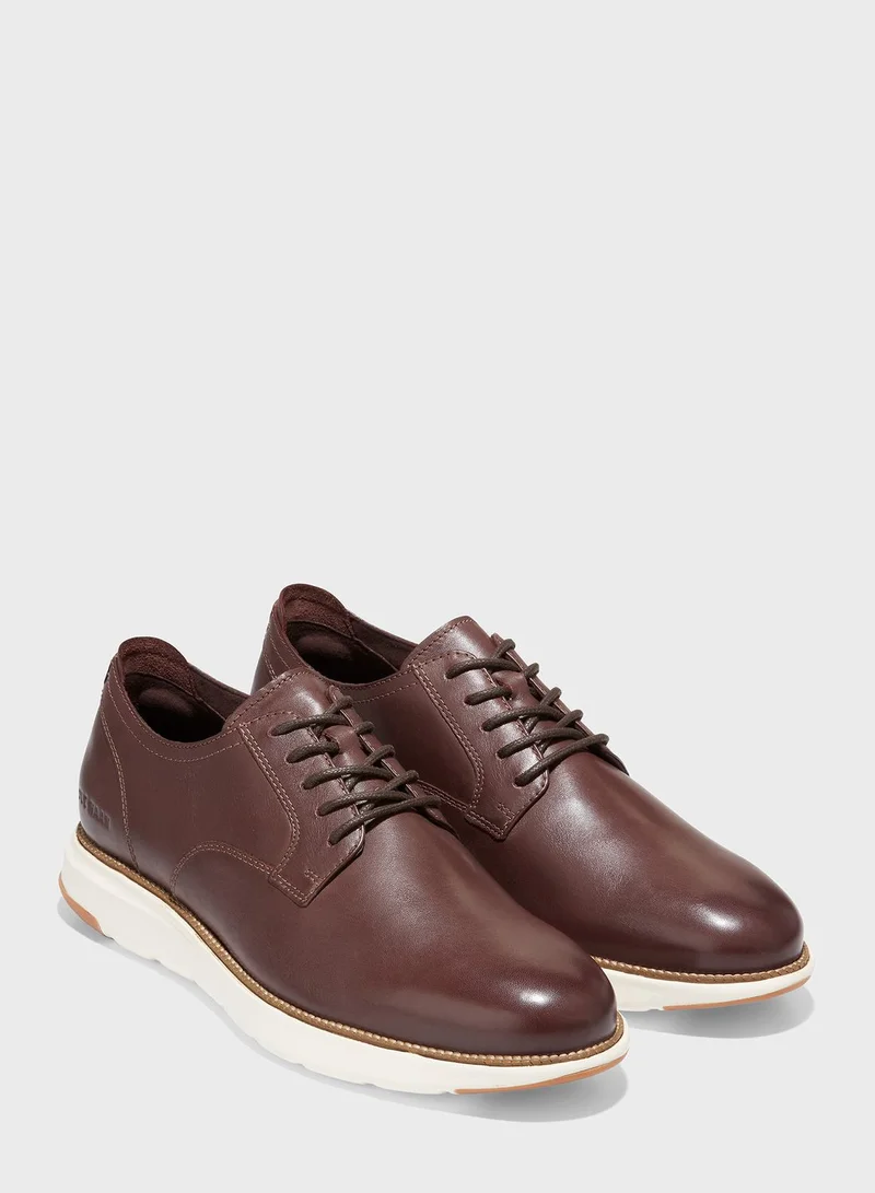 COLE HAAN Classic Oxford Lace Ups