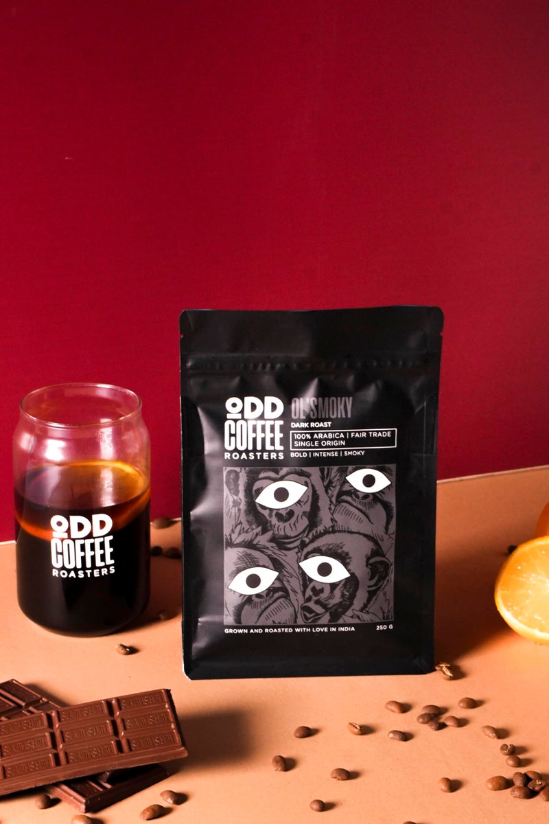 ODD COFFEE ROASTERS محمصة القهوة ODD Ol' Smoky حبوب قهوة أرابيكا محمصة 100% 500 جرام تحميص داكن | حبوب متخصصة من الدرجة AAA | نكهات دخانية جريئة ومكثفة | قهوة حبوب كاملة من مصدر واحد - Image 3