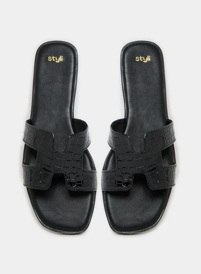 Styli Leather Look Cut-Out Detail Flat Sandals
