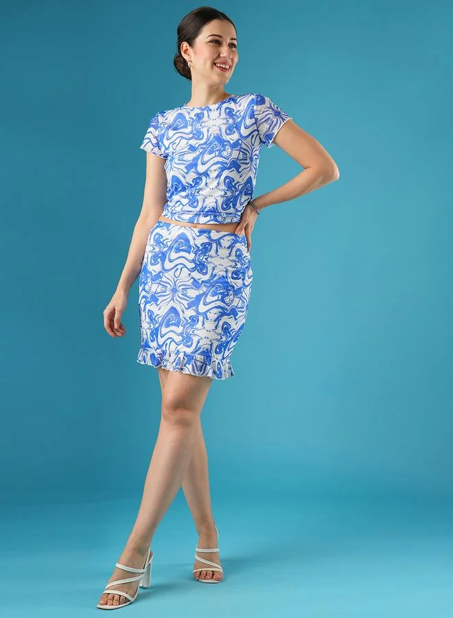 جلو باص طقم منسق من تنورة وبلوزة بتفاصيل مزمومة